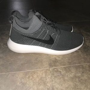 Nike Roshe Two Flyknit V2 cool grey